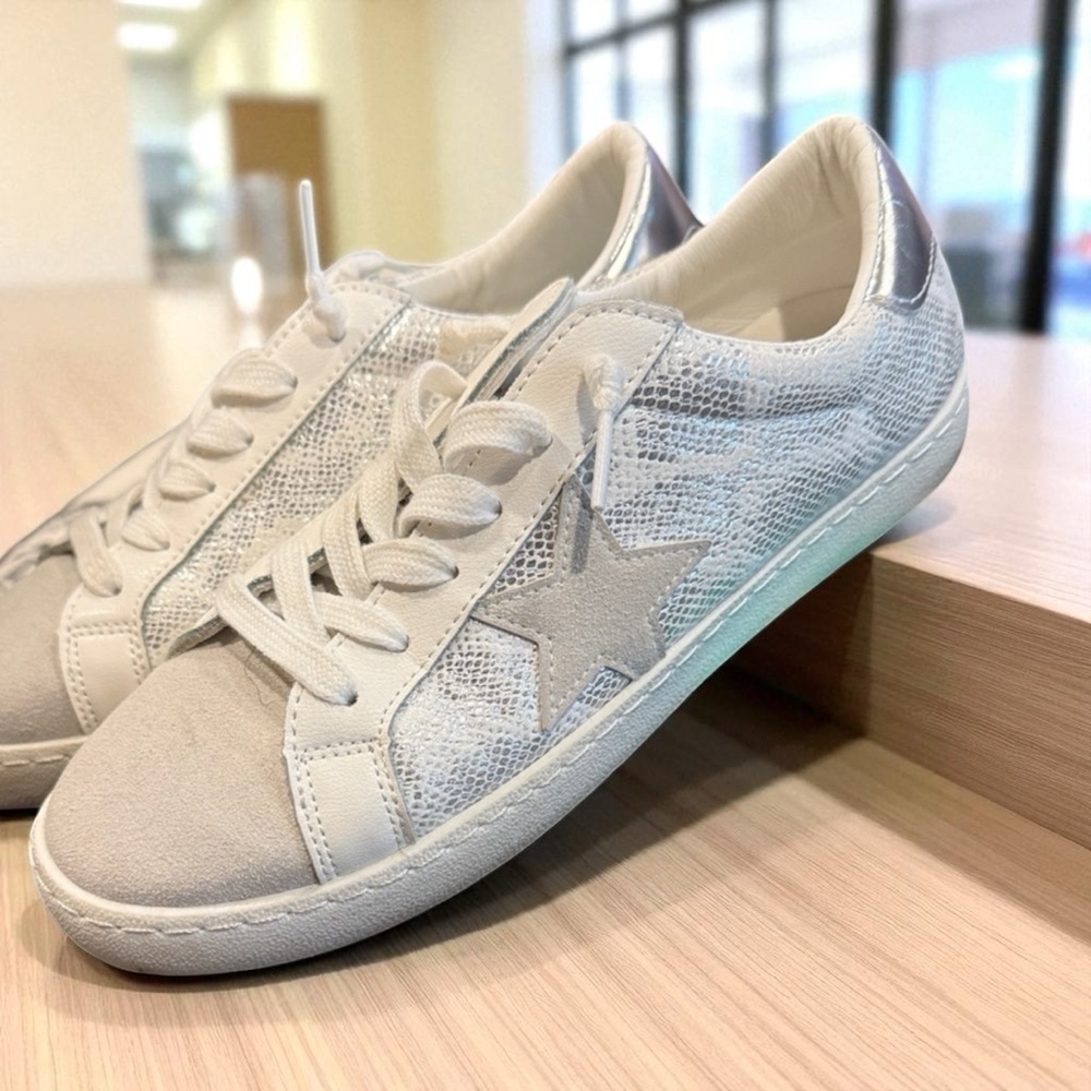 Silver and White Women's Sneaker Vintage Havana 7.5 tennis shoes designer silver - Picture 8 of 8